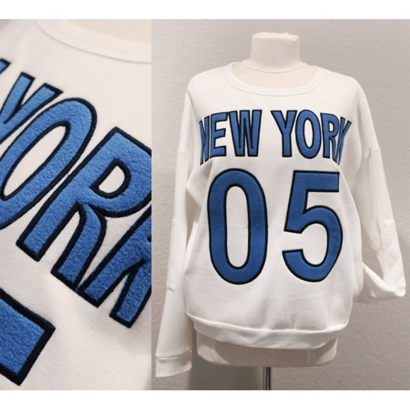 jella C. Tops - White Blue New York 05 Side Pocket Soft Sweatshirt